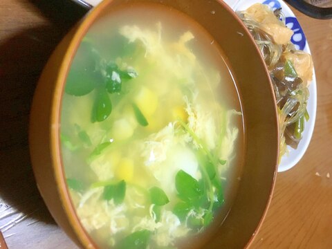 豆苗入り中華風コーンスープ